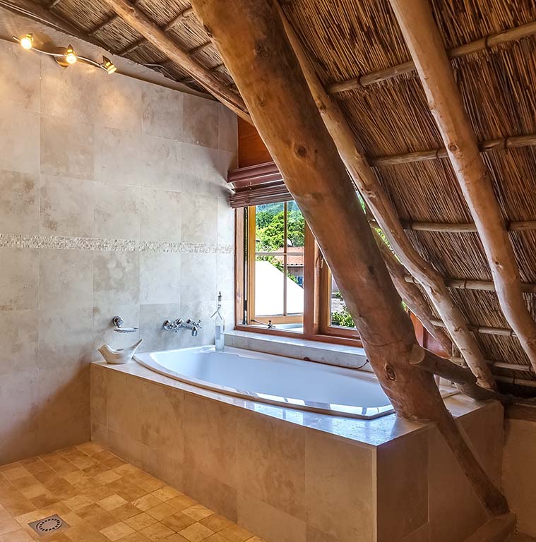 tub with wooden decor